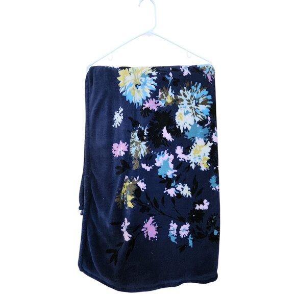 Vera Bradley 80" x 50" Plush Throw Blanket Chrysanthemum Crush Print - Picture 1 of 3